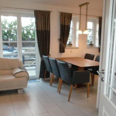 Haus Vlora Holiday home *