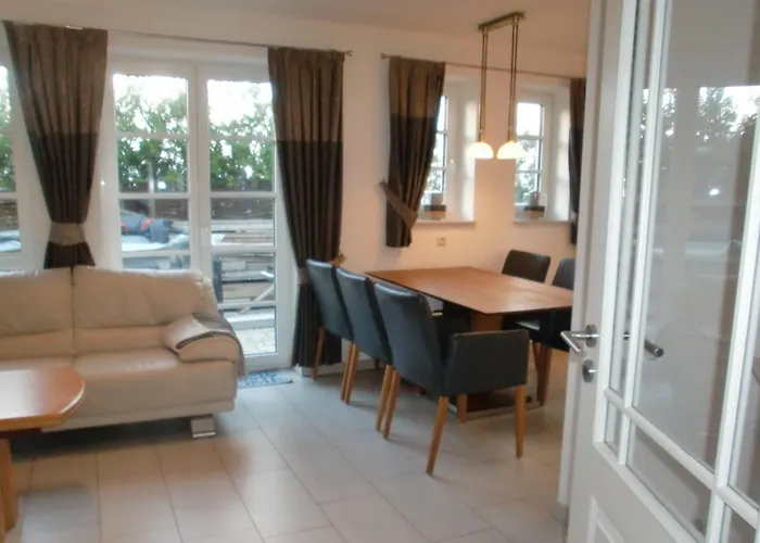 Haus Vlora 펜션 *
